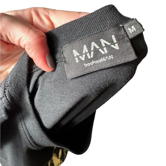 Boohoo Mens Black Oversized Skelton Heart Rhinestone T-Shirt - Picture 6 of 6